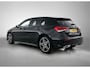 Mercedes-Benz A-klasse 160 Business Solution AMG Nightpakket | Trekhaak | Sfeerverlichting | Augmented Reality | Led | Parkeerpakket met Camera | Inclusief 24 maanden Mercedes-Benz Certified garantie voor Europa.
