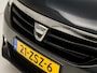 Dacia Lodgy 1.2 TCe Lauréate Sport (NAVIGATIE, 1e EIGENAAR, AIRCO, SPORTSTOELEN, ELEK RAMEN, BLUETOOTH, ISOFIX, NIEUWE APK, NIEUWSTAAT)