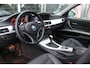 BMW 3-Serie Touring 335i E91 High Executive M-sport | M-pakket | Automaat | 19 inch | Xenon | Dakraam | HiFi | Leer | 306 pk | Sportstuur | Climate control | Navi | ➡️