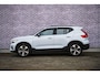 Volvo XC40 2.0 B4 Plus Dark | Trekhaak | Adaptive Cruise Control | Dode hoek detectie BLIS | Harman/Kardon audio | Elektrische stoelverstelling | Stoel- en stuurverwarming | Verwarmde Voorruit |
