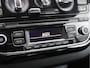 Volkswagen Up! 1.0 60PK High up! /AIRCO/Stoelverwarming/CV/15'LM/ISOFIX/Mistlampen/AUX/Elek. ramen!