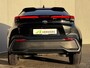 Toyota C-HR 1.8 Hybrid 140 Dynamic Automaat / Fabrieksgarantie tot 10 jaar mogelijk * / Stuur-, stoel- en voorruitverwarming / Navigatie / Camera / Climate Control / Apple Carplay/Android auto / 18" LM wielen /