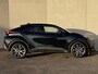 Toyota C-HR 1.8 Hybrid 140 Dynamic Automaat / Fabrieksgarantie tot 10 jaar mogelijk * / Stuur-, stoel- en voorruitverwarming / Navigatie / Camera / Climate Control / Apple Carplay/Android auto / 18" LM wielen /