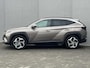 Hyundai Tucson 1.6 T-GDI PHEV Comfort Smart 4WD / Vaste Trekhaak 13-polig (Trekgewicht 1.350kg) / Achteruitrijcamera / Stuur- en Stoelverwarming / Climate Control /  Adaptieve Cruise Control / Apple Carplay & Android Auto / Keyless Entry & Start / Navigatie full map / Elektrische Achterklep
