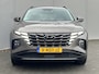 Hyundai Tucson 1.6 T-GDI PHEV Comfort Smart 4WD / Vaste Trekhaak 13-polig (Trekgewicht 1.350kg) / Achteruitrijcamera / Stuur- en Stoelverwarming / Climate Control /  Adaptieve Cruise Control / Apple Carplay & Android Auto / Keyless Entry & Start / Navigatie full map / Elektrische Achterklep
