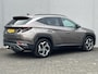 Hyundai Tucson 1.6 T-GDI PHEV Comfort Smart 4WD / Vaste Trekhaak 13-polig (Trekgewicht 1.350kg) / Achteruitrijcamera / Stuur- en Stoelverwarming / Climate Control /  Adaptieve Cruise Control / Apple Carplay & Android Auto / Keyless Entry & Start / Navigatie full map / Elektrische Achterklep
