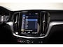 Volvo V60 2.0 B3 Momentum Advantage Aut. [ Adapt.cruise Camera Navi LED ]