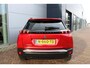 Peugeot e-2008 EV Allure Pack 50 kWh Airco Navi Camera Carplay Dealer onderhouden
