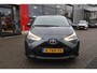 Toyota Aygo X X-PLAY 5-DEURS AFN-TREKHAAK AIRCO CARPLAY CAMERA AUDIO-STUURWIELBED. LEDER-STUUR NL-AUTO