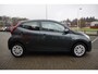 Toyota Aygo X X-PLAY 5-DEURS AFN-TREKHAAK AIRCO CARPLAY CAMERA AUDIO-STUURWIELBED. LEDER-STUUR NL-AUTO