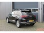 Volkswagen T-Roc 1.5 TSI 150pk DSGSport Camera , Virtual Cockpit , Navi , Led , Carplay, DAB+ ,PDC, LMV, Electr. bedienbare achterklep, Schakelflippers aan stuurwiel etc..