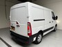 Opel Movano 2.3 Turbo 136pk euro6 L1H1 3Persoons Airco ECC Navigatie, Trekhaak 2500KG, RIJKLAARPRIJS