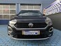 Volkswagen T-Roc 1.5 TSI SPORT ACC STOELVER. PANO TREKHAAK