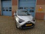 Toyota Aygo 1.0 VVT-i x-play|5 deurs|automaat|airco|telefoon aansluiting|isofix|licht metalen velgen