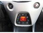 Toyota Aygo 1.0 VVT-i x-play|5 deurs|automaat|airco|telefoon aansluiting|isofix|licht metalen velgen