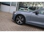 Volvo V60 B4 Ultra Dark 197pk | Pano | ACC | LED | Keyless | Camera | Harman/Kardon | Trekhaak | Stoelverwarming