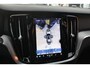 Volvo V60 B4 Ultra Dark 197pk | Pano | ACC | LED | Keyless | Camera | Harman/Kardon | Trekhaak | Stoelverwarming
