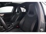 Mercedes-Benz A-klasse 180 AMG Night Pakket Automaat Panoramadak Sfeerverlichting Keyless Half Leder Full LED 18 inch Widescreen Navigatie Camera Stoelverwarming