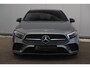 Mercedes-Benz A-klasse 180 AMG Night Pakket Automaat Panoramadak Sfeerverlichting Keyless Half Leder Full LED 18 inch Widescreen Navigatie Camera Stoelverwarming