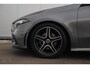 Mercedes-Benz A-klasse 180 AMG Night Pakket Automaat Panoramadak Sfeerverlichting Keyless Half Leder Full LED 18 inch Widescreen Navigatie Camera Stoelverwarming