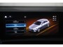 Mercedes-Benz A-klasse 180 AMG Night Pakket Automaat Panoramadak Sfeerverlichting Keyless Half Leder Full LED 18 inch Widescreen Navigatie Camera Stoelverwarming