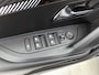 Peugeot 2008 SUV Allure 130pk Automaat | NIEUW MODEL | Navigatie | Achteruitrijcamera | Climate Control | Cruise Control | Parkeersensoren v+a | Draadloze Apple Carplay / Android Auto | Digitaal instrumentenpaneel | DAB+ radio | Led koplampen | All Seasonbanden | Donker getint glas | 17" lichtmetalen velgen |