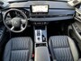 Mitsubishi Outlander 2.4 PHEV Instyle AWD 306 pk Automaat / Fabrieksgarantie tot 04-2033 / Panorama schuifdak / 1.600 kg trekgewicht / HUD / Camera 360° / Elektrische stoelen en klep / Stuur-, stoel- en achterbankverwarming / Leder / 20"LM wielen /