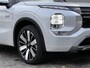 Mitsubishi Outlander 2.4 PHEV Instyle AWD 306 pk Automaat / Fabrieksgarantie tot 04-2033 / Panorama schuifdak / 1.600 kg trekgewicht / HUD / Camera 360° / Elektrische stoelen en klep / Stuur-, stoel- en achterbankverwarming / Leder / 20"LM wielen /
