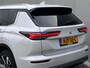 Mitsubishi Outlander 2.4 PHEV Instyle AWD 306 pk Automaat / Fabrieksgarantie tot 04-2033 / Panorama schuifdak / 1.600 kg trekgewicht / HUD / Camera 360° / Elektrische stoelen en klep / Stuur-, stoel- en achterbankverwarming / Leder / 20"LM wielen /