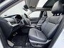 Mitsubishi Outlander 2.4 PHEV Instyle AWD 306 pk Automaat / Fabrieksgarantie tot 04-2033 / Panorama schuifdak / 1.600 kg trekgewicht / HUD / Camera 360° / Elektrische stoelen en klep / Stuur-, stoel- en achterbankverwarming / Leder / 20"LM wielen /
