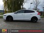 Volvo V40 2.0 T5 245PK Geartronic Carbon Edition | Polestar Uitlaat | 2x PDC | Carplay | Winterpack | H&K speakers |