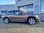 BMW X1 xDrive20i 184PK HIGH EXECUTIVE 4X4 - PANO - LEER + STL VERW - XENON - PDC V/A - ZOMER + WINTER SET NL AUTO - 2E EIGENAAR