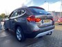 BMW X1 xDrive20i 184PK HIGH EXECUTIVE 4X4 - PANO - LEER + STL VERW - XENON - PDC V/A - ZOMER + WINTER SET NL AUTO - 2E EIGENAAR