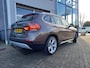 BMW X1 xDrive20i 184PK HIGH EXECUTIVE 4X4 - PANO - LEER + STL VERW - XENON - PDC V/A - ZOMER + WINTER SET NL AUTO - 2E EIGENAAR