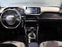 Peugeot 2008 SUV Allure 100 pk | 1ste eigenaar | Trekhaak | Parkeersensoren | AppleCarPlay/Android | LED lampen | LEER/Stof | 17"LMV