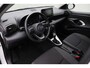 Toyota Yaris 1.5 VVT-i Active 2021 | Trekhaak Afneembaar | Achteruitrij Camera | Navigatie | DAB Radio | Lane Assist | Spraakbediening | Stuurwiel Bediening | Airco | NAP Nationale Autopas | 2 Sleutels | Boekjes