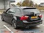 BMW 3-Serie Touring 330i Business Line | M-pakket | Pano | Keyless | ACC | Zwarte hemel | BOMVOL