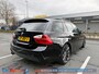 BMW 3-Serie Touring 330i Business Line | M-pakket | Pano | Keyless | ACC | Zwarte hemel | BOMVOL