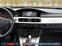 BMW 3-Serie Touring 330i Business Line | M-pakket | Pano | Keyless | ACC | Zwarte hemel | BOMVOL