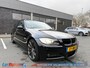 BMW 3-Serie Touring 330i Business Line | M-pakket | Pano | Keyless | ACC | Zwarte hemel | BOMVOL