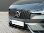 Volvo XC60 2.0 T6 Plug-in hybrid AWD Ultra Dark | Panoramadak | Head-up Display | Trekhaak | 360 Camera | Stoel en stuurwielverwarming | Adaptieve Cruise control |