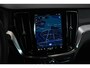 Volvo V60 T6 Plug-in hybrid AWD Plus Dark | Verwarmbare Voorstoelen (met geheugen), Stuurwiel en Achterbank | Semi-Elektrische Trekhaak | Verwarmbare Voorruit | Premium Audio by Harman Kardon | 360-Camera