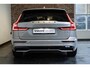 Volvo V60 T6 Plug-in hybrid AWD Plus Dark | Verwarmbare Voorstoelen (met geheugen), Stuurwiel en Achterbank | Semi-Elektrische Trekhaak | Verwarmbare Voorruit | Premium Audio by Harman Kardon | 360-Camera