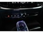 Volvo V60 T6 Plug-in hybrid AWD Plus Dark | Verwarmbare Voorstoelen (met geheugen), Stuurwiel en Achterbank | Semi-Elektrische Trekhaak | Verwarmbare Voorruit | Premium Audio by Harman Kardon | 360-Camera