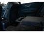 Volvo V60 T6 Plug-in hybrid AWD Plus Dark | Verwarmbare Voorstoelen (met geheugen), Stuurwiel en Achterbank | Semi-Elektrische Trekhaak | Verwarmbare Voorruit | Premium Audio by Harman Kardon | 360-Camera