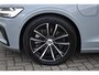 Volvo V60 T6 350PK Plug-in hybrid AWD Plus Dark Trekhaak | H&K | Contour stoelen | 360 Camera | 19"LMV