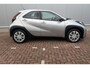 Toyota Aygo X 1.0 VVT-i MT Play / Apple Carplay / Metallic lak / Achteruitrijcamera / Lane assist /