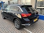 Volkswagen T-Roc 1.5 TSI Style Business / AUTOMAAT/ CAMERA/ PARK. SENSOREN/ ELEK. ACHTERKLEP/ SPIEGELPAKKET/  GETINT GLAS/ APP CONNECT/ ADAPT. CRUISE/ DIGITAL DASHBOARD/ NAVI/ DAB/ 17" LMV