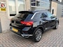 Volkswagen T-Roc 1.5 TSI Style Business / AUTOMAAT/ CAMERA/ PARK. SENSOREN/ ELEK. ACHTERKLEP/ SPIEGELPAKKET/  GETINT GLAS/ APP CONNECT/ ADAPT. CRUISE/ DIGITAL DASHBOARD/ NAVI/ DAB/ 17" LMV