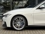 BMW 3-Serie Touring 335i xDrive High Executive Pano/Trekhaak/HUD/Clima/Navi/Cruise